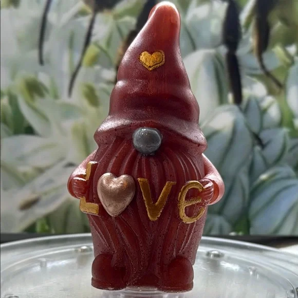 Unique Resin Love Gnome Figurine - Red and Gold - Picture 1 of 9